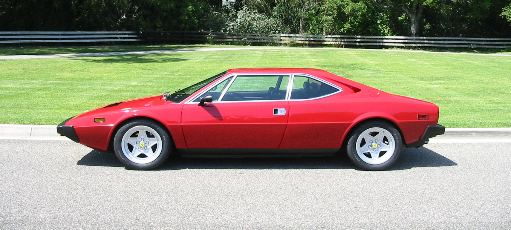 Ferrari 308 GT/4 und 208 GT/4 Dino Kofferraum Bj. 1973-1980 Euro-Version